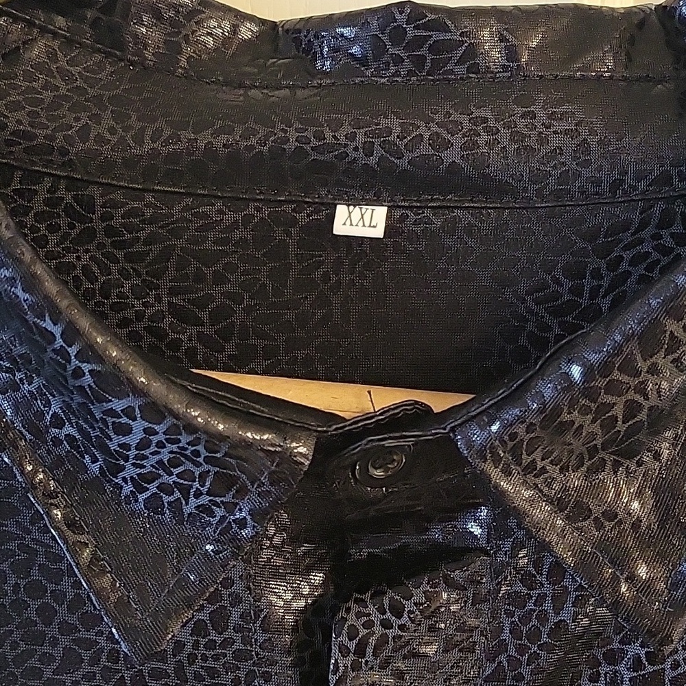 Men's Black Shiny Metallic Dress Shirt - Picture 9 of 16